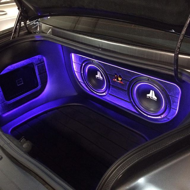 Custom car audio installation